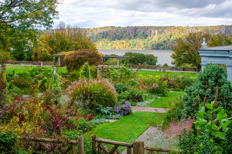 Wave hill Book Talk River A Hudson Memoir with Leslie Day credit Wave Hill